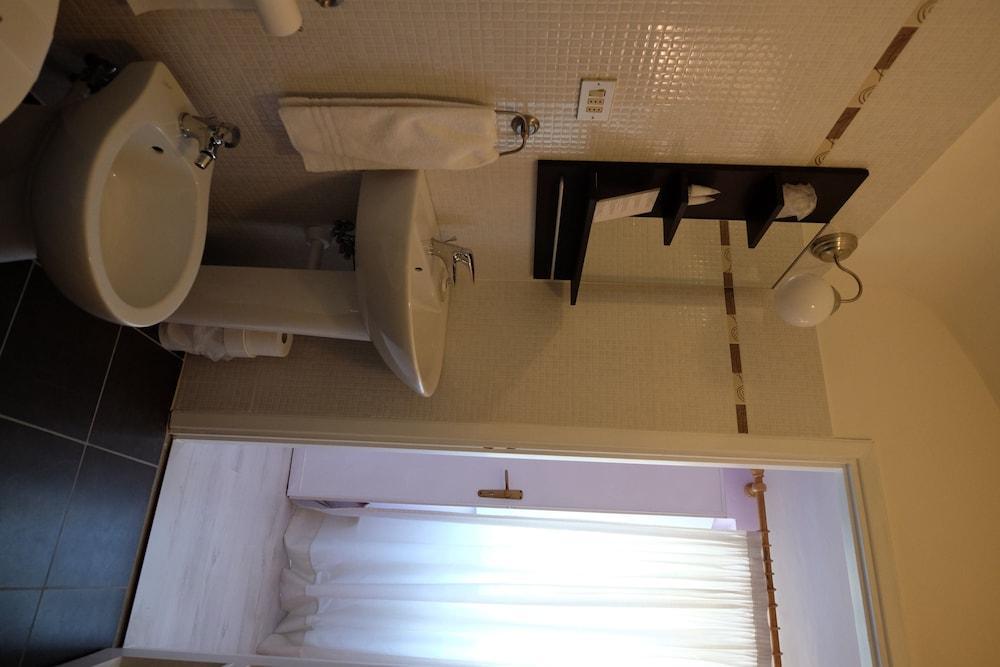 Hotel 皮诺托里尼斯 外观 照片