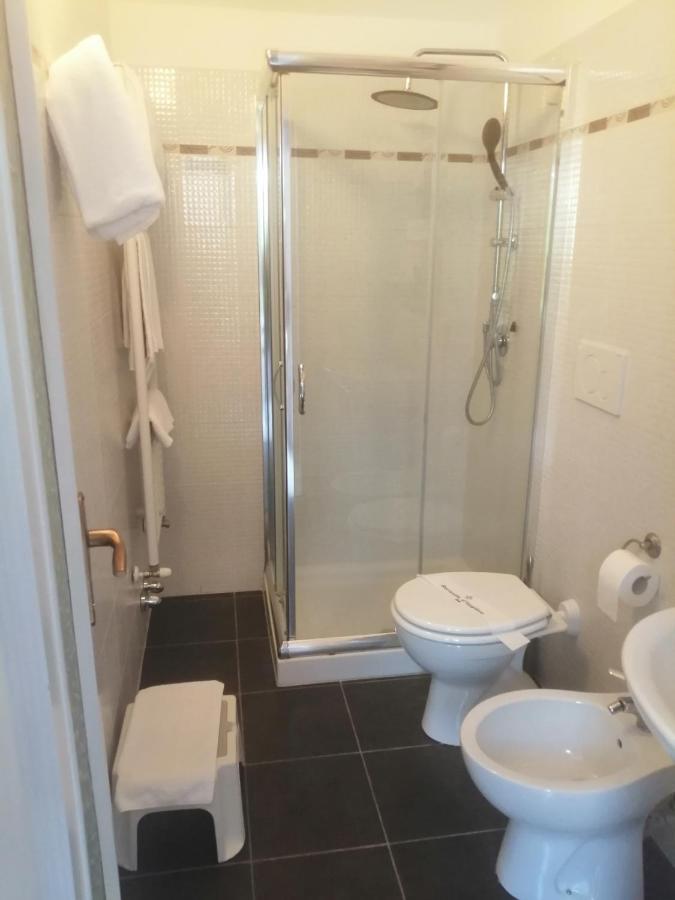 Hotel 皮诺托里尼斯 外观 照片