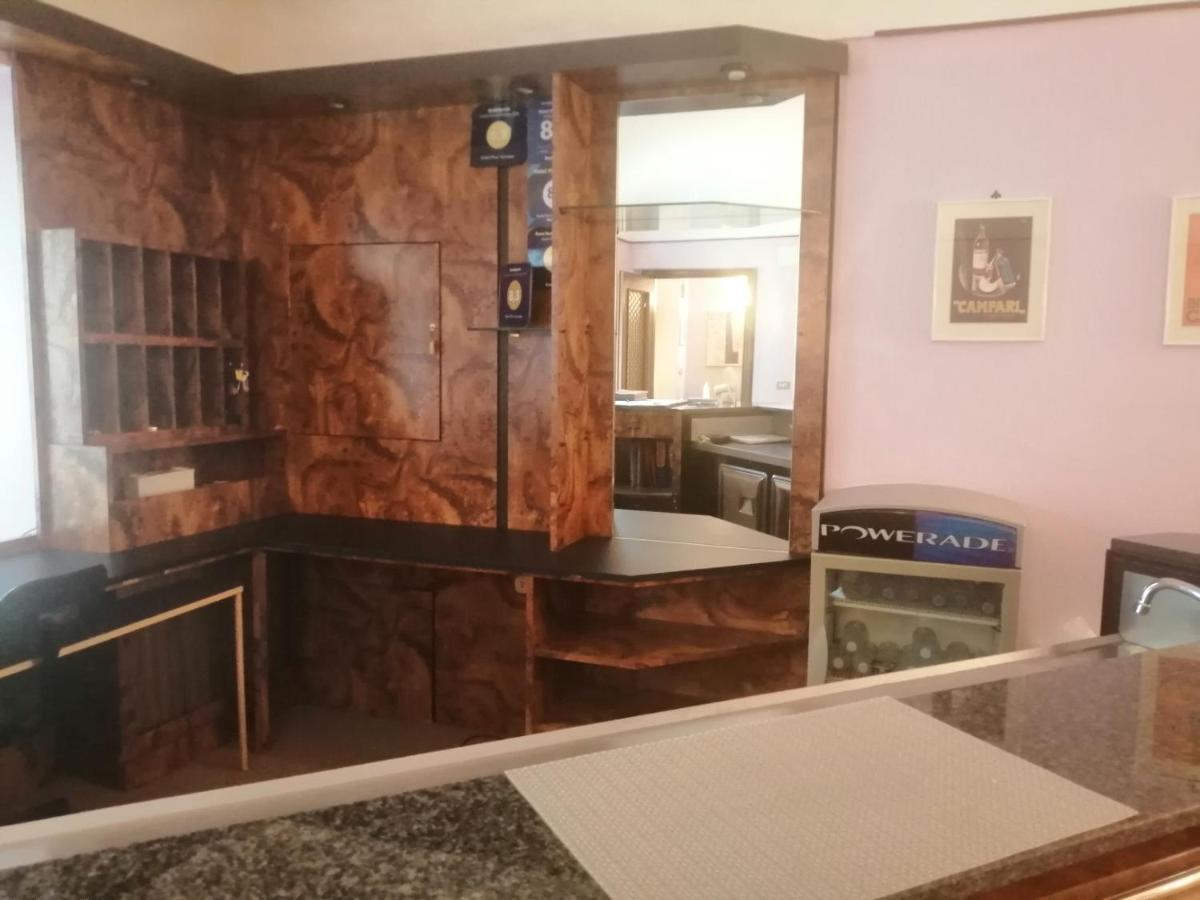 Hotel 皮诺托里尼斯 外观 照片