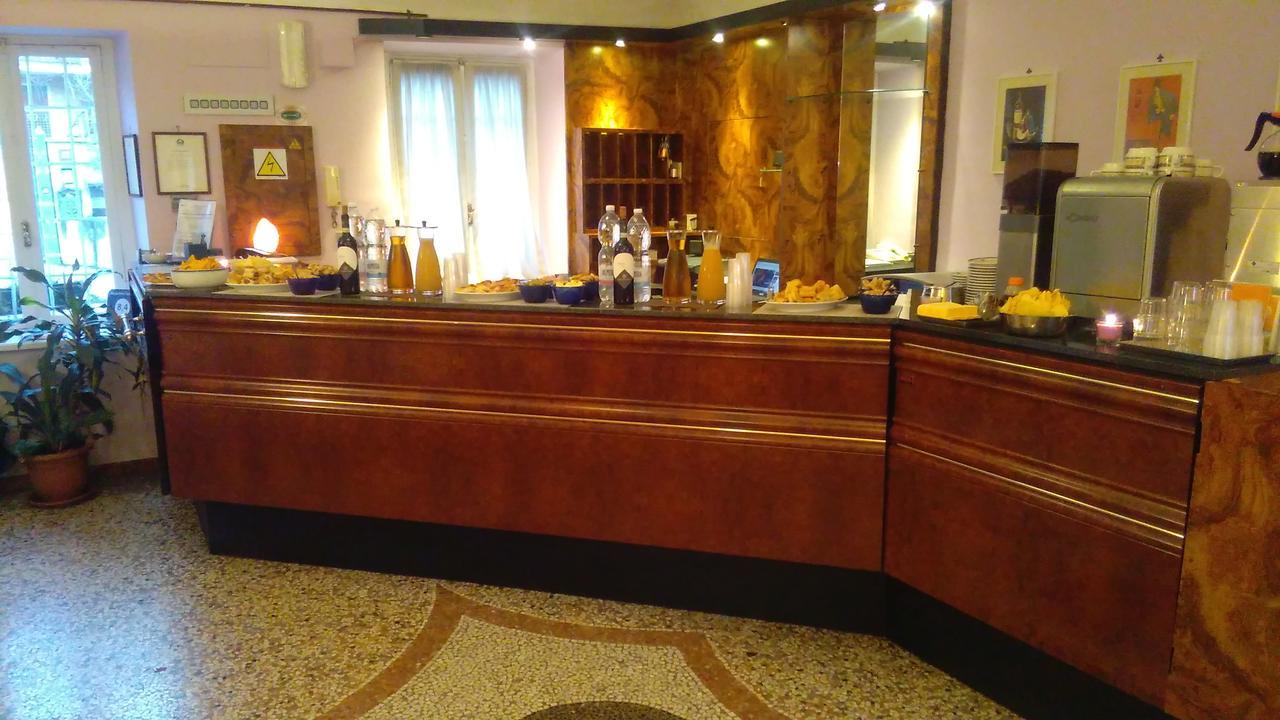 Hotel 皮诺托里尼斯 外观 照片
