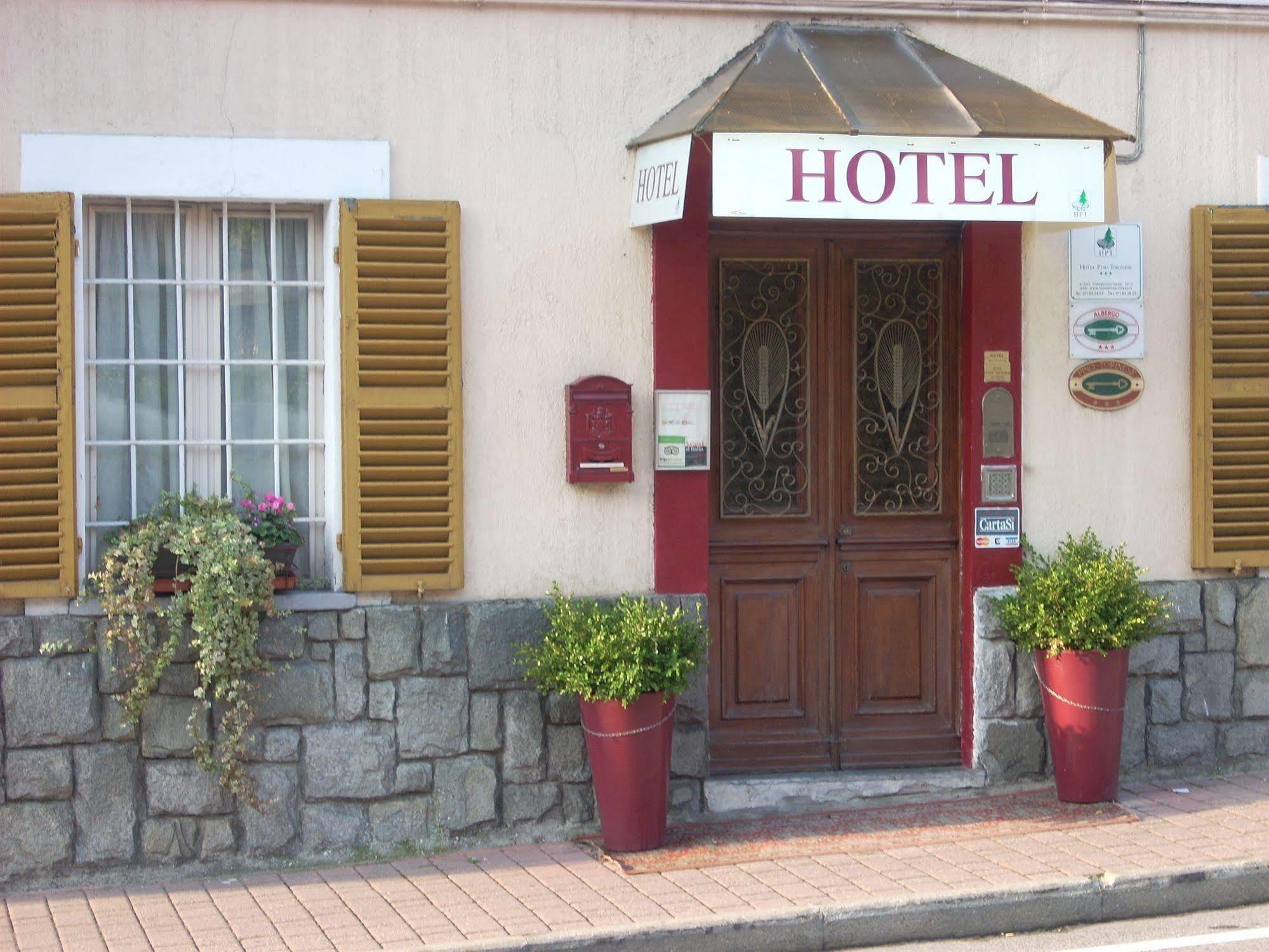 Hotel 皮诺托里尼斯 外观 照片